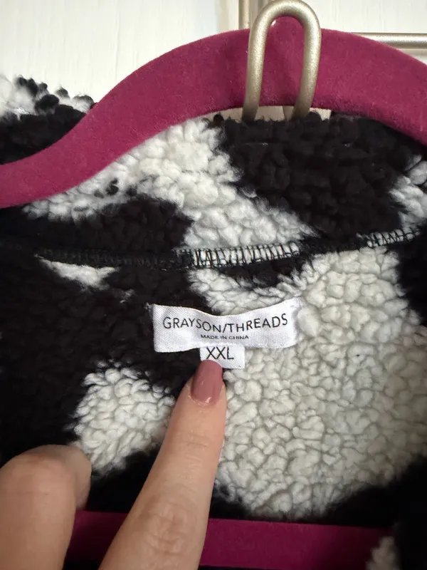 Grayson Threads Black and White Fleece Pullover - Image 4