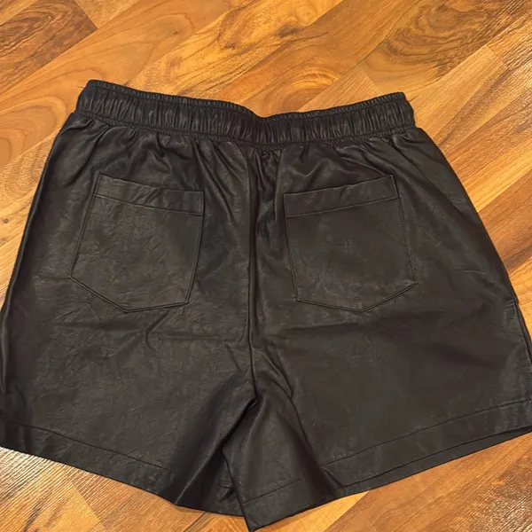 Skies are blue size medium women faux leather short‎ - Image 2