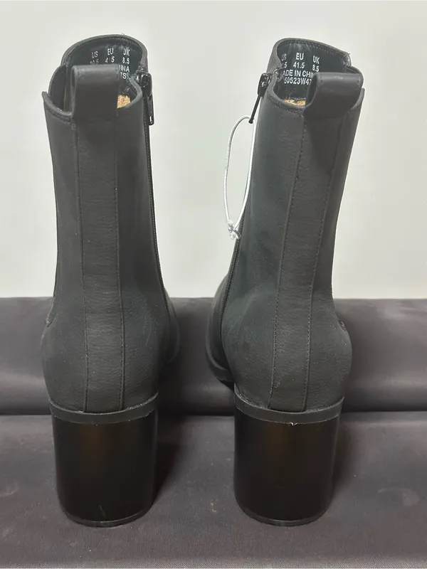 Amazon Essentials Black Chelsea Block Heel Ankle Boots Size 10.5 - Image 4