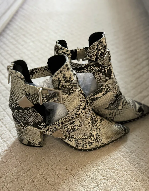 Qupid Snakeskin Western Booties - Image 3