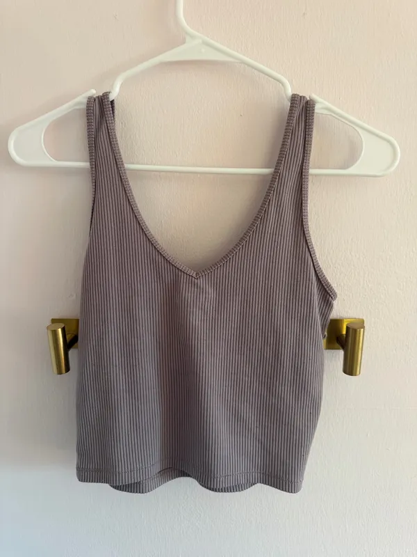 Purple Hollister Tank, size medium great condition  - Image 2