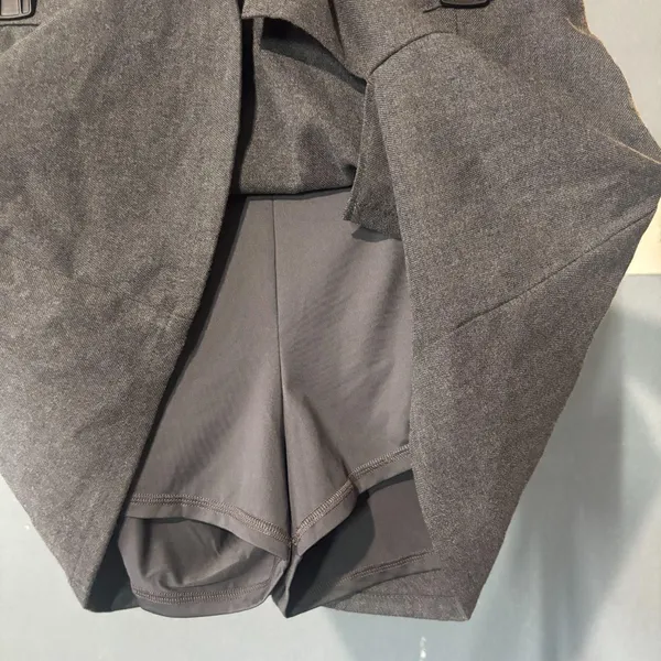 Hollister-co Women's Black and Grey Skirt - Image 5