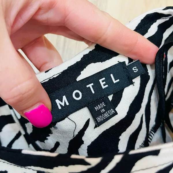 Motel Zebra Pelmet Skirt with slit size Small - Image 6
