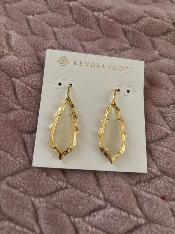 Kendra Scott gold dangle earrings NWT - Image 2