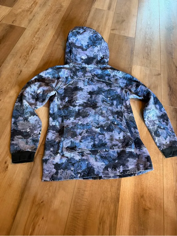 Lululemon Scuba Full Zip Hoodie Screen Camo Multi Size 10 NWOT RARE - Image 4