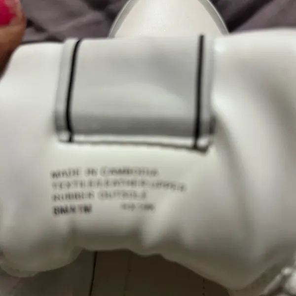 Michael kors boits. Never worn. See photos for peeling - Image 3