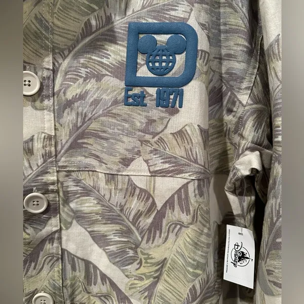 NWT Disney Parks Tropical Polynesian Resort Spirit Jersey Button Up S - Image 6