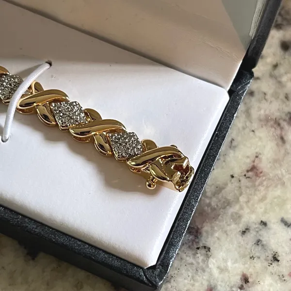 Unbranded XO Link Bracelet Women 7.5 Gold Diamond Accent 18K Gold‎ Over Silver - Image 4