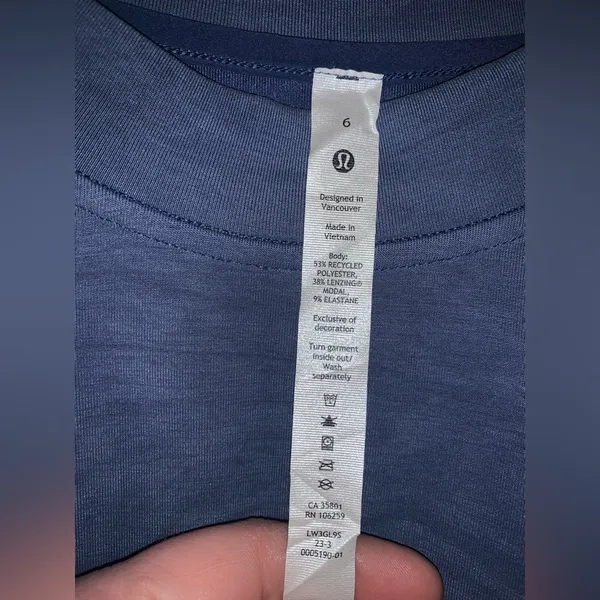 Lululemon NWOTs Softstreme Perfectly Oversized Cropped Crew size 6 - Image 3