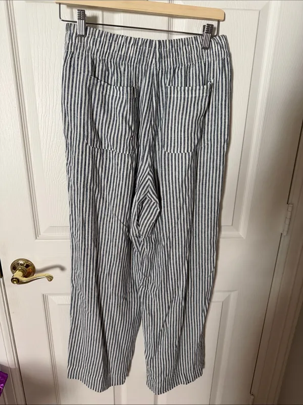 Women’s blue and White Striped wide leg women and Wind pant Old Navy Small - Image 3