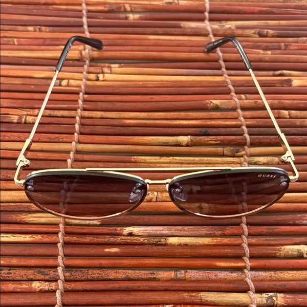 Guess Unisex Black and Gold Aviator Sunglasses - Image 8