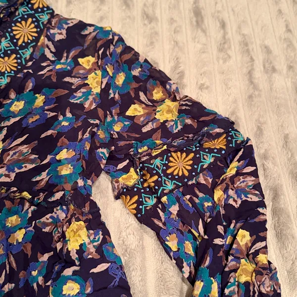 Meadow Rue Anthropologie Floral Embroidered Peplum Blouse Navy Blue‎ Small - Image 5