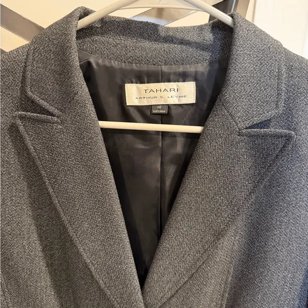 Tahari Arthur S. Levine Women’s Blazer Gray Size 10 - Image 2