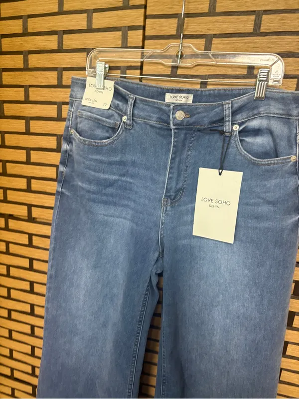 Love soho denim flare leg jeans size 17 - Image 3