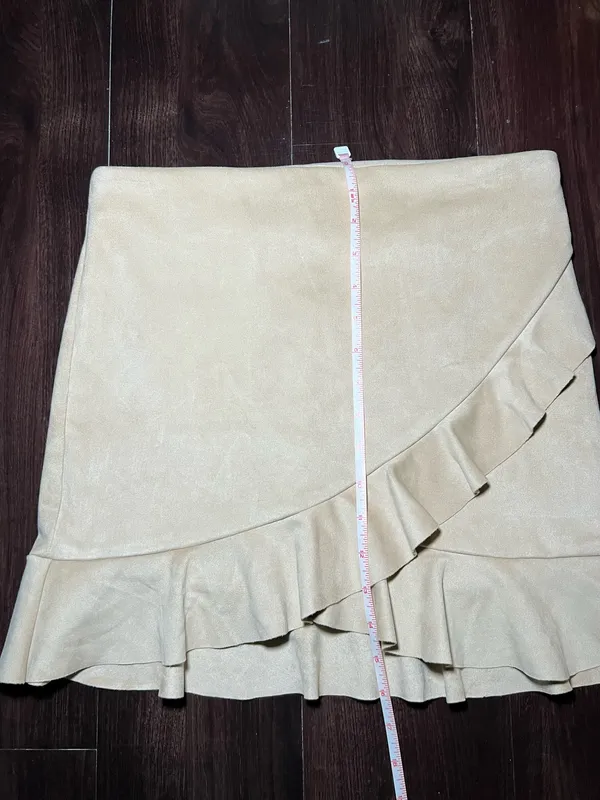 Naked Zebra Cream Suede Ruffle Mini Skirt Size Small - Image 3