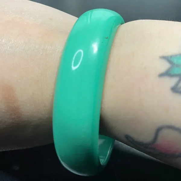 Vintage Light Teal Green Lucite Bangle Bracelet Minimalist Unsigned 8.5 Retro - Image 2