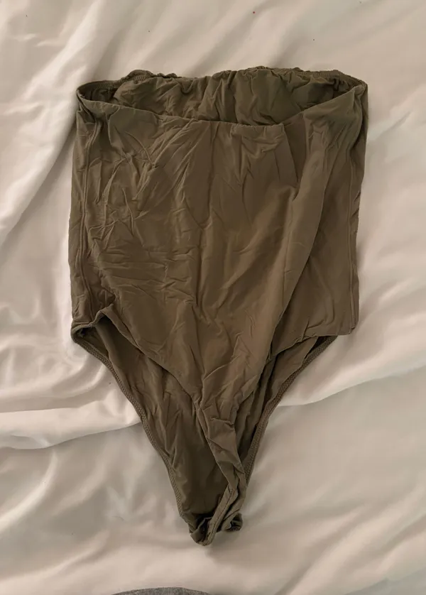 SKIMS Strapless Bodysuit - Image 2