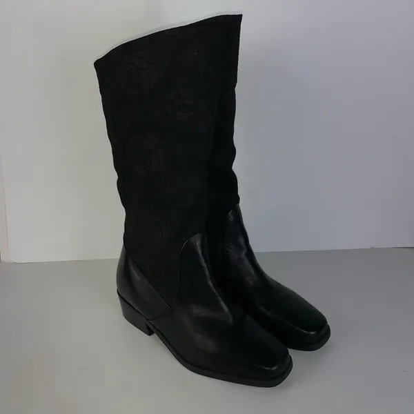 Black Floral Rose Embossed Suede Leather Boots Women's Sz 7 M Markon Suela - Image 6