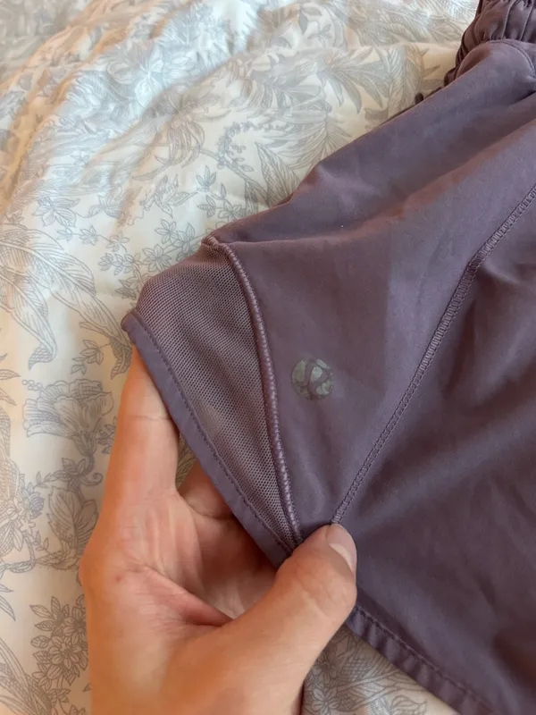 Lululemon Hotty Hot 2.5" Low-Rise Shorts - Image 5