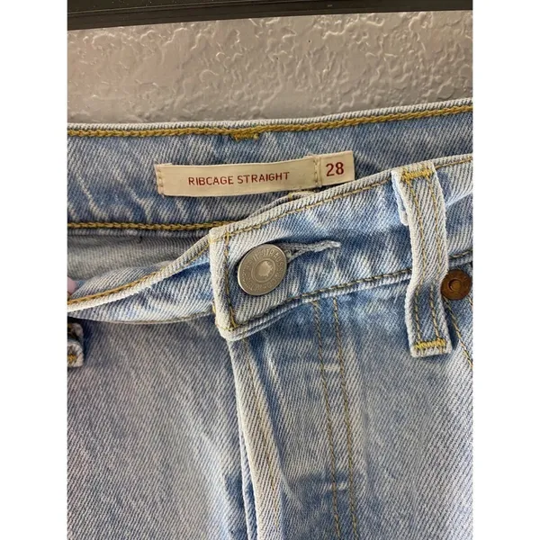 Levi’s Ribcage Straight Light Wash High Waisted Tango Fade Jeans - Image 8
