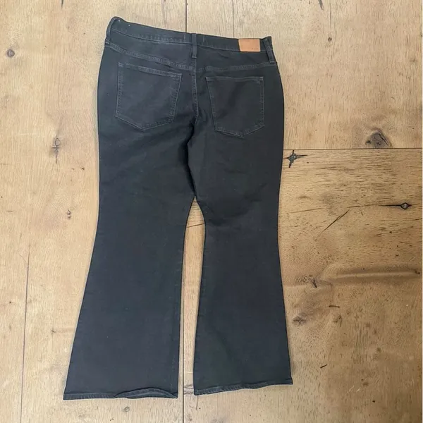Madewell The Perfect Vintage Flare Jean in Sherborn Wash Black sz 33 - Image 2