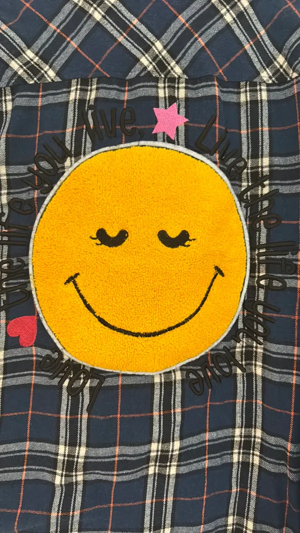 Smile Patch Plaid Flannel Button Down Shirt XL - Image 5