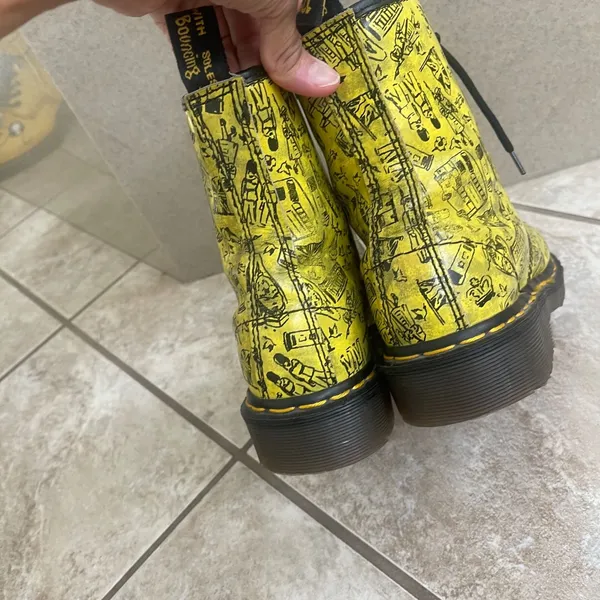 Dr Martens 1460 Yellow London Sketch Print Boots Made in England Womens 6 USA - Image 8