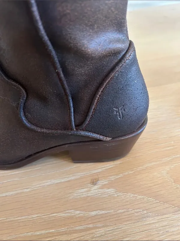 Frye Ladies Carson Piping Chocolate Tall Western Boots FR41360-CHOC, 7.5, NWOT - Image 14