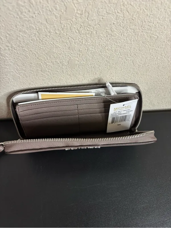Michael Kors Jet set travel continental wallet color cinder - Image 4