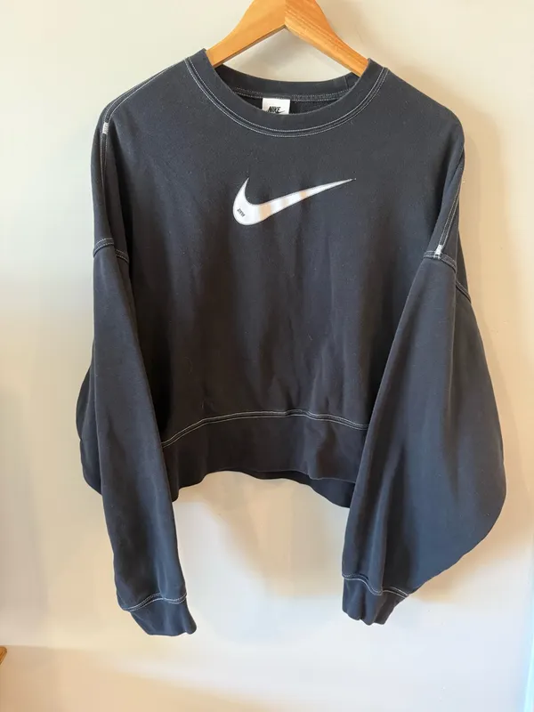 Nike Black Crewneck - Image 2