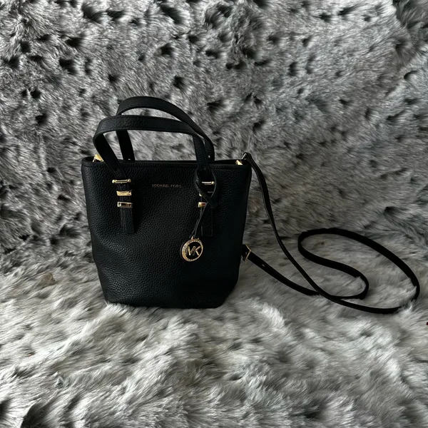 904. MICHAEL KORS mini tote bucket bag black. - Image 8