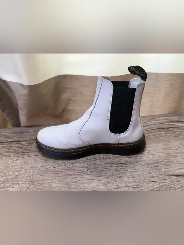 Dr. Martens 2976 Chelsea White Smooth Leather‎ Pull-On Ankle Boots size 7 - Image 5