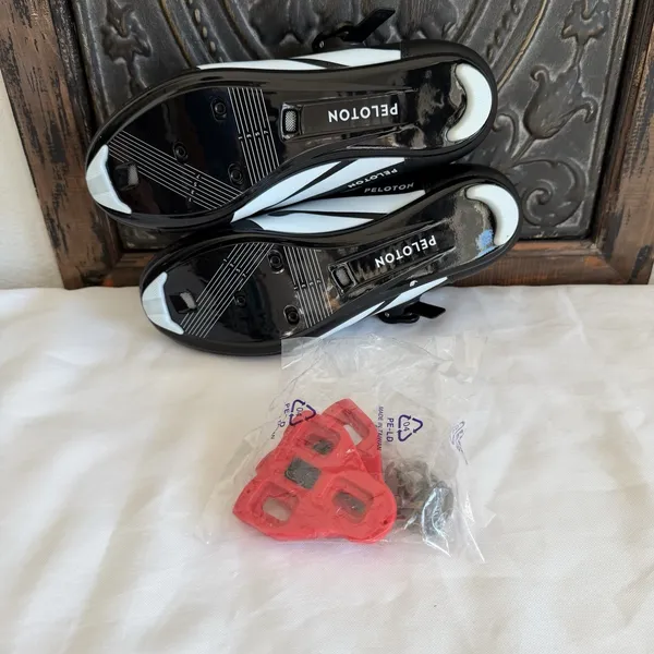 New Peloton Cycling Shoes (cleats included) Size 40 Men's 7 Women's 9 Black Red - Image 2