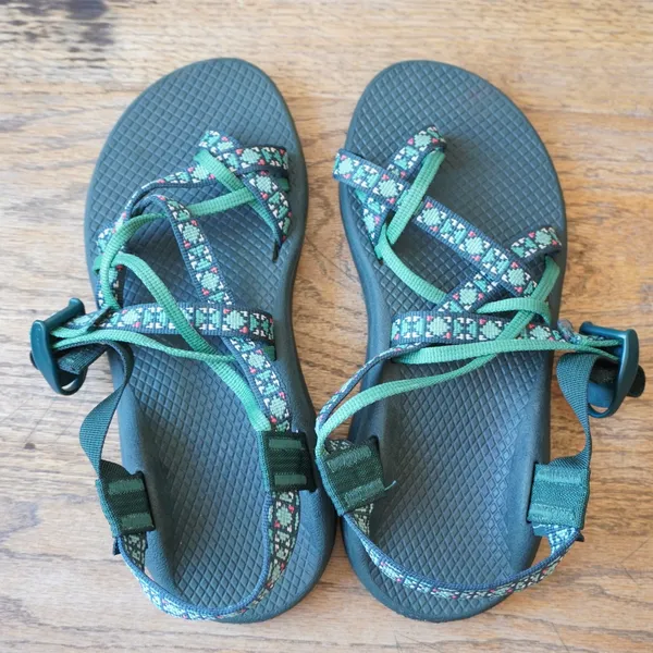 Chaco Womens Size 7 Z Cloud 2 Sandals Green Excellent Geometric Toe Loop Strappy - Image 3