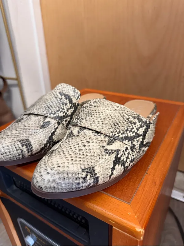 Franco Sarto Women’s Snakeskin Print Mule Loafers - Slip-On Flats. Size: 7 - Image 5