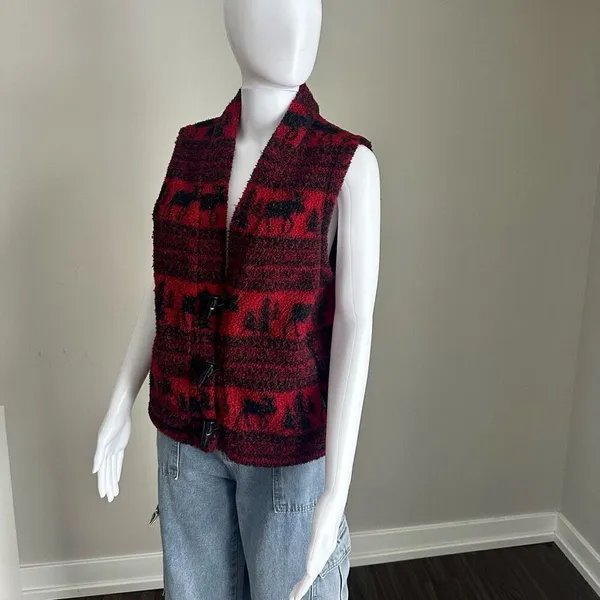 Vintage Woolrich CabinCore Red + Black Winter Print Fleece Vest Toggle Closure - Image 2
