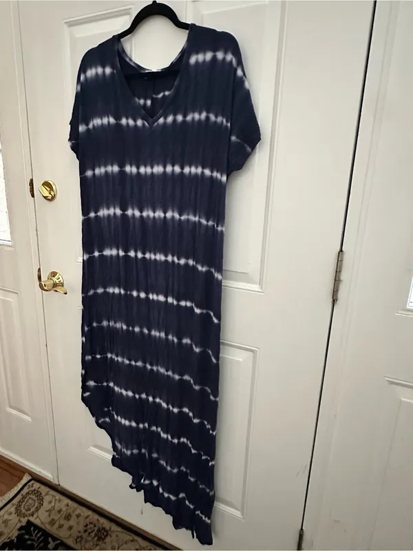 Hailey & co Women's Navy Tie-Dye V-Neck Maxi Dress size L - Image 10