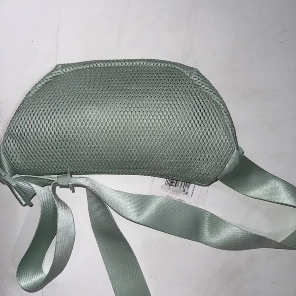 GAIAM Crossbody Belt Bag‎ Adjustable Microfiber Mint/Green Waist Fanny Pack NWT - Image 7