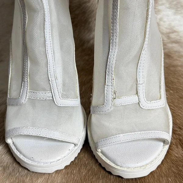 Karl Lagerfeld Paris Women's White‎ Blayze Lug Sole Peep Toe Bootie Size 5 B77 - Image 5