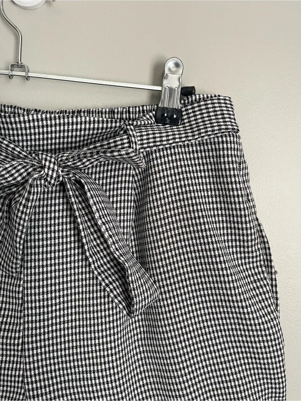 SIENNA SKY Gingham Plaid Tie-Waist Shorts Sz M - Image 2