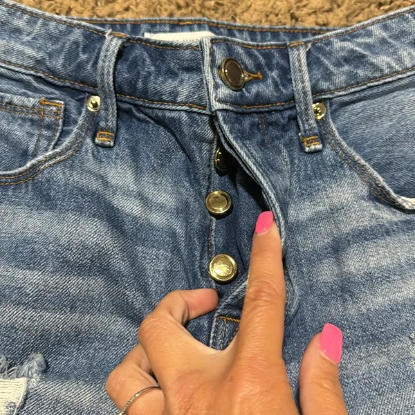 Good American jean shorts - Image 4