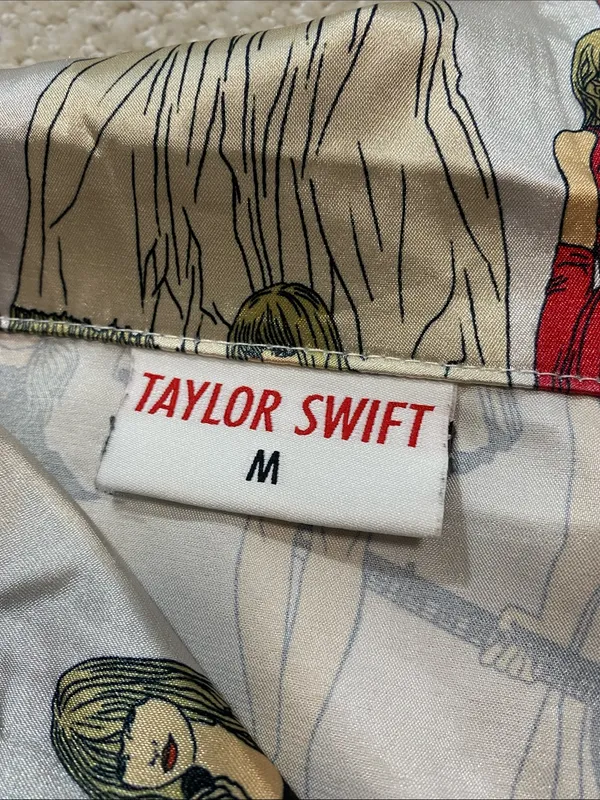 Taylor Swift Cream Button-Down Top with Red & Black Figurine Print Size M - Image 8