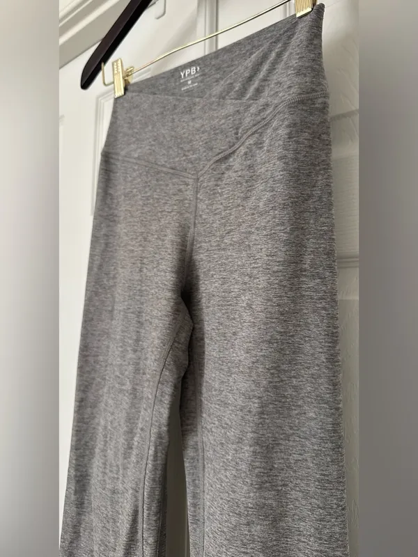 YPB Everyday Soft Flare Leggings Heather Gray size medium - Image 3
