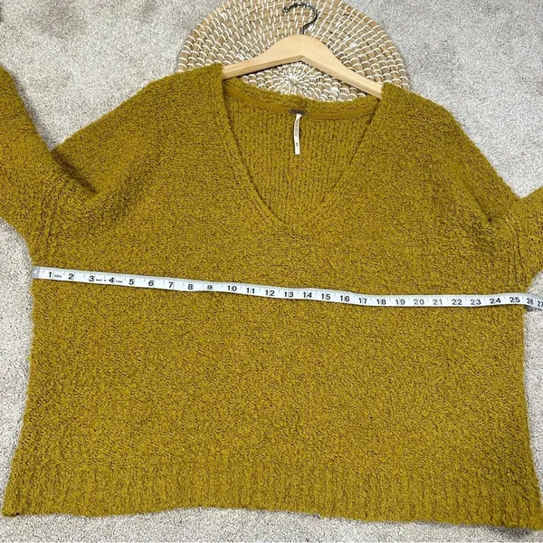 Free People Finders Keepers Sweater Boucle Knit V-Neck Slouchy Boho Moss Green M - Image 14