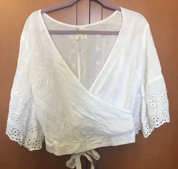 White Going out top Size L - Image 2