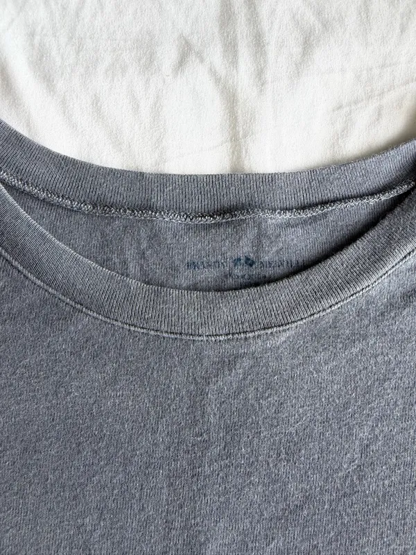 dark grey brandy melville short sleeve - Image 3