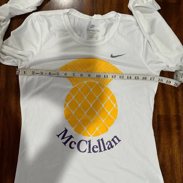 The Nike Tee Women's - Dry Fit - Long Sleeve - Size‎ M - NEW With Tags. - Image 10