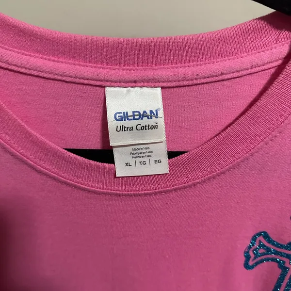 Pink and Blue Cross Pray Shortsleeve T Shirt size XL - Image 3