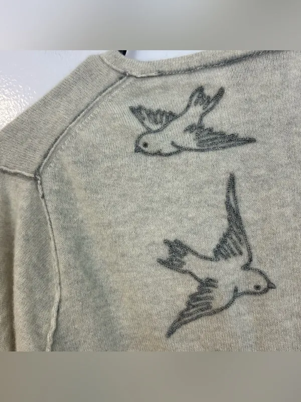 New Scotland 100% Cashmere Lightweigth V-neck Embroidered Sparrow Swearer Small - Image 6