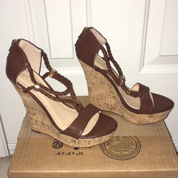 Venus Brwn Cork Platform 5 1/4” Wedge Sandals Sz 7 - Image 6